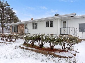 Building Photo - 9825 US-169