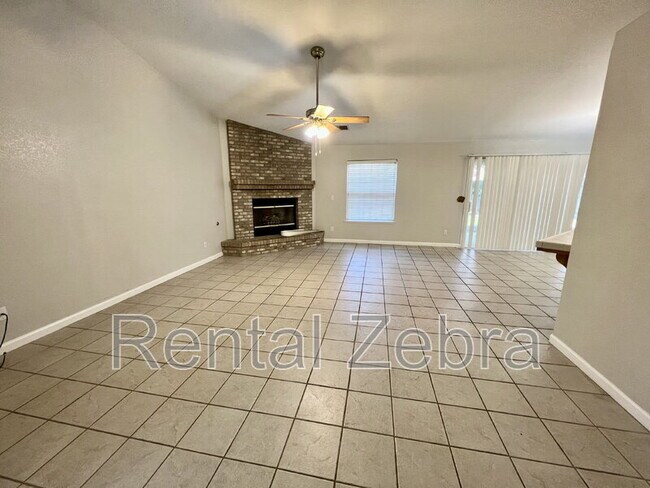 Photo - 1239 El Portal Dr House