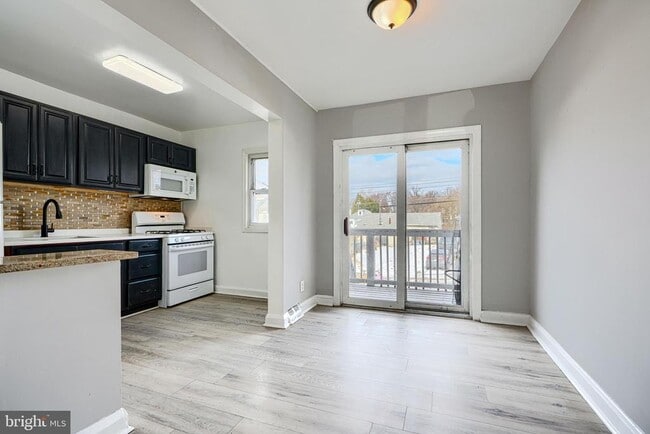 Foto del edificio - 165 Hampshire Rd