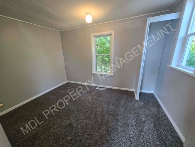 Building Photo - 3-Bedroom House in Saginaw