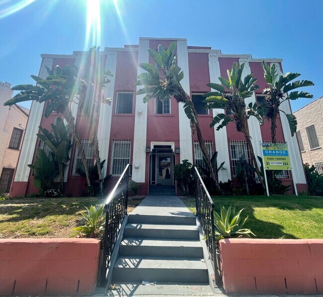 Foto del edificio - 1025 S Orange Dr
