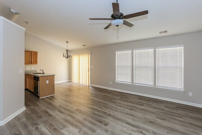 Foto del edificio - 2082 Chapel Creek Rd