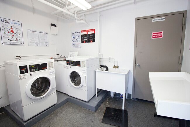 Foto del edificio - 2625 E 13th St