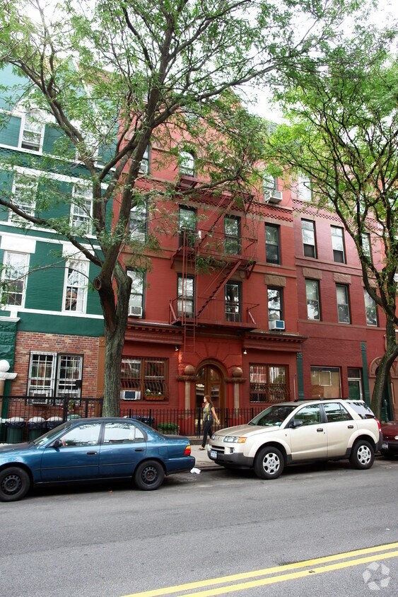 Building Photo - 487 6th Ave