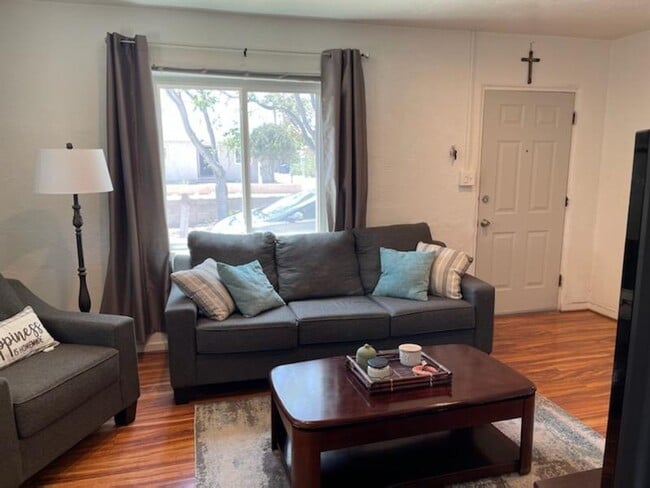 Foto del edificio - 560 60th St NW