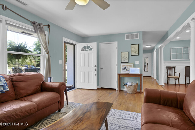Building Photo - 225 Mohican Trail