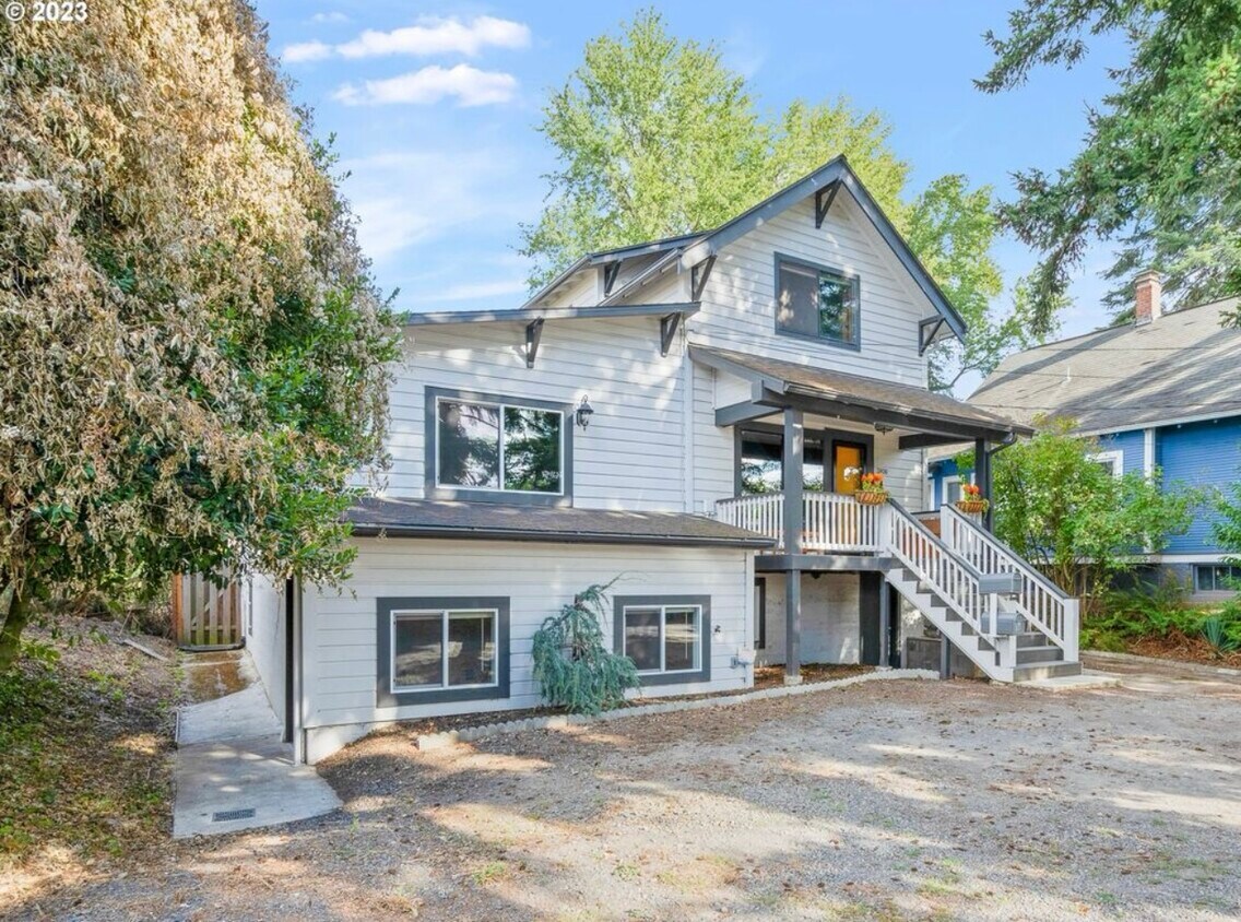 Primary Photo - 3806 SE 30th Ave