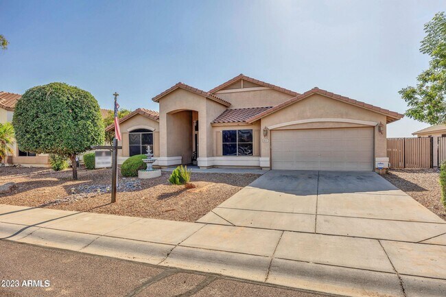 Building Photo - 8656 N 96th Ln