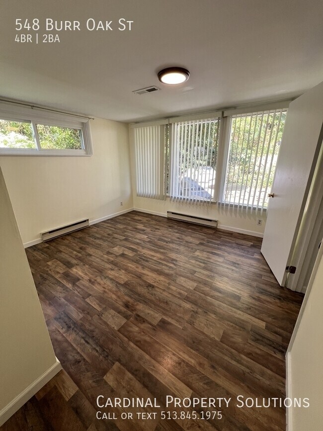 Building Photo - Charming 4-Bedroom Townhome for Rent in Sp...