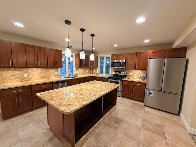 Foto del edificio - 112 E Quinobequin Rd