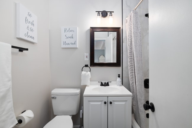 Building Photo - 281 E Pleasant St