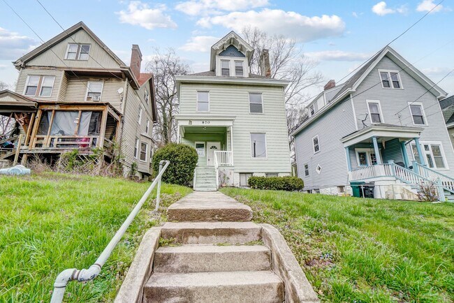 Foto del edificio - Three Bedroom in Cincinnati!
