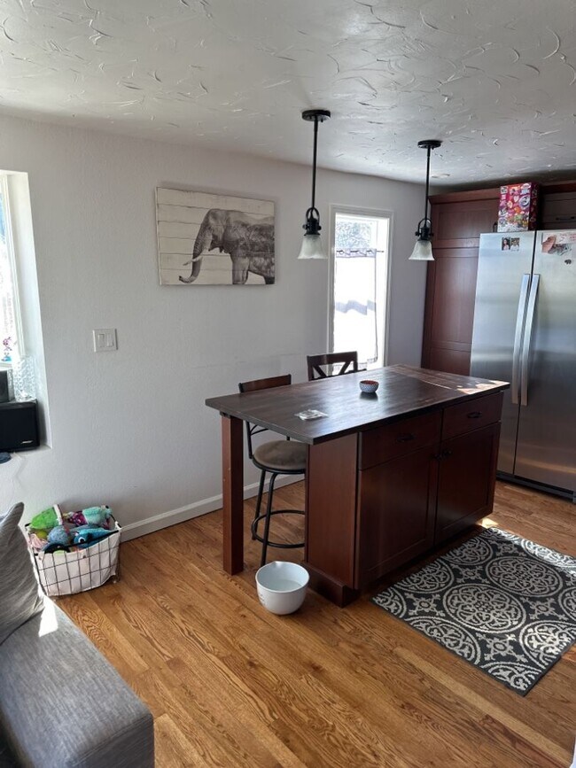 Foto del edificio - Beautiful home on Highland for rent