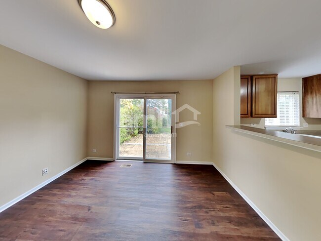 Foto del edificio - 2670 Spinnaker Dr