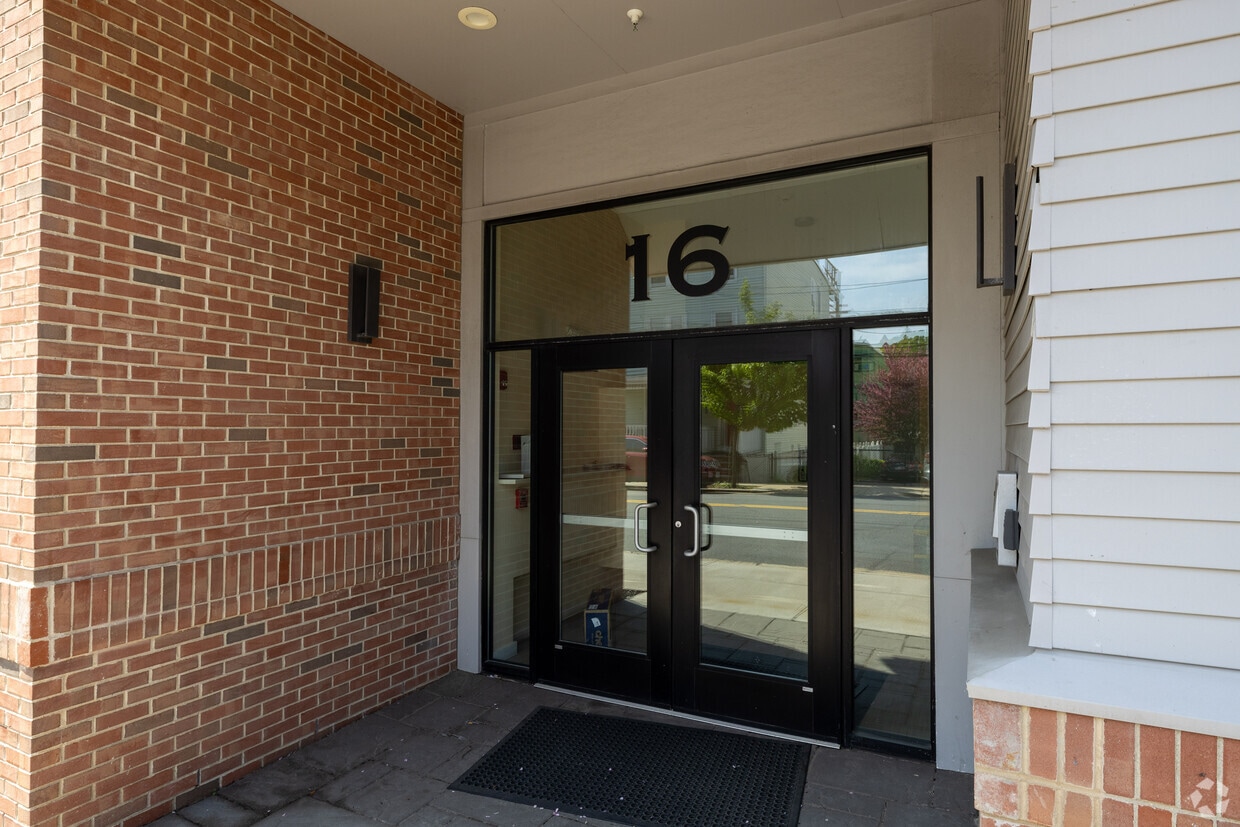 Entrance - 16 Boardman St