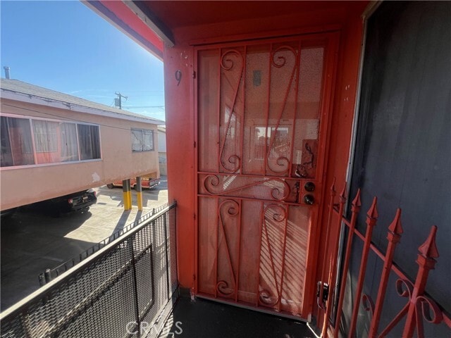 Building Photo - 620 W 82nd St