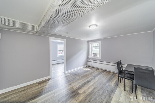 Foto del edificio - 42 Crosby Ave
