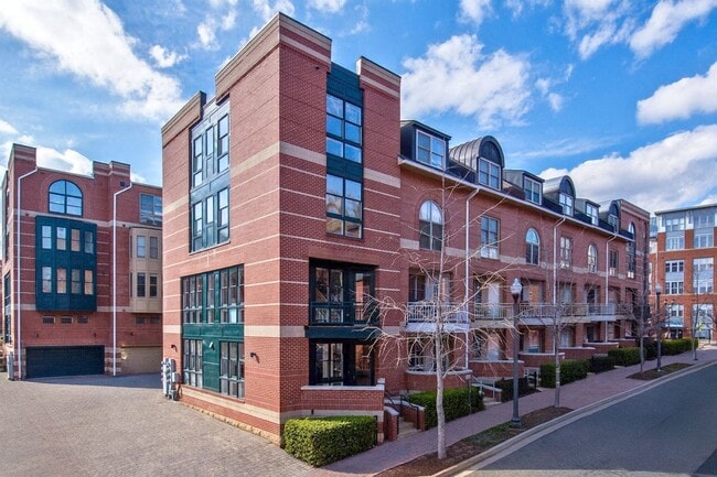 Photo - 1662 N Quinn St House