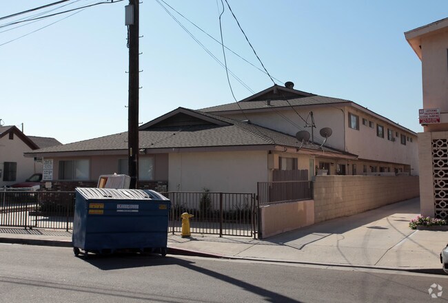Building Photo - 4022 Live Oak St