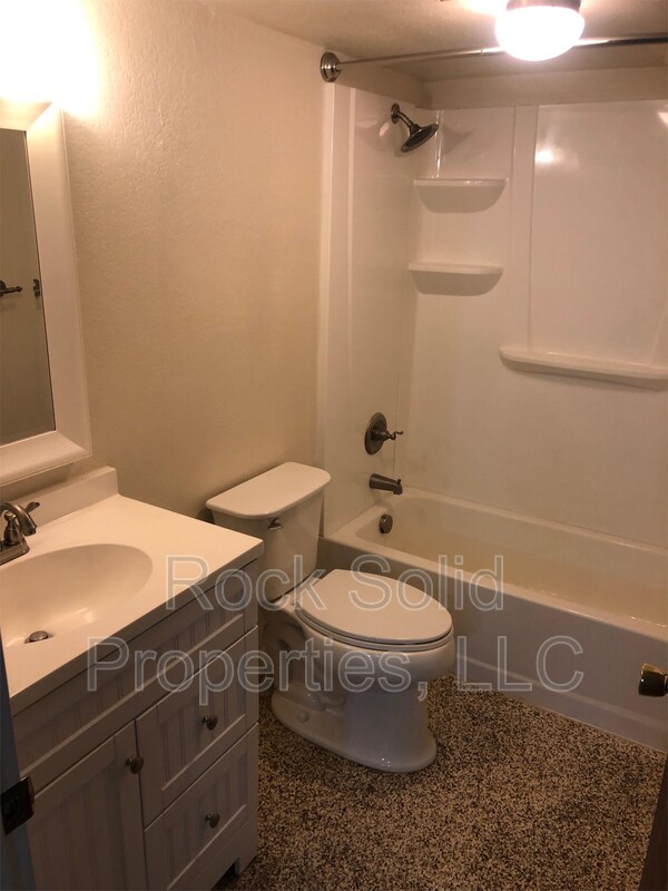 Foto del edificio - 409 W 24th St