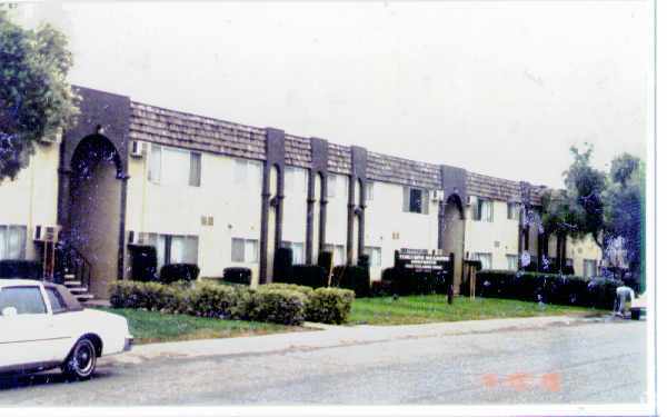 Foto del edificio - Butterfly Garden Apartments