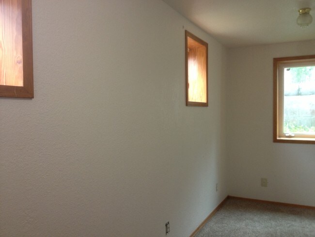 Building Photo - 2224 Mercier St
