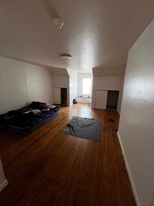 Building Photo - 45 Hazel St