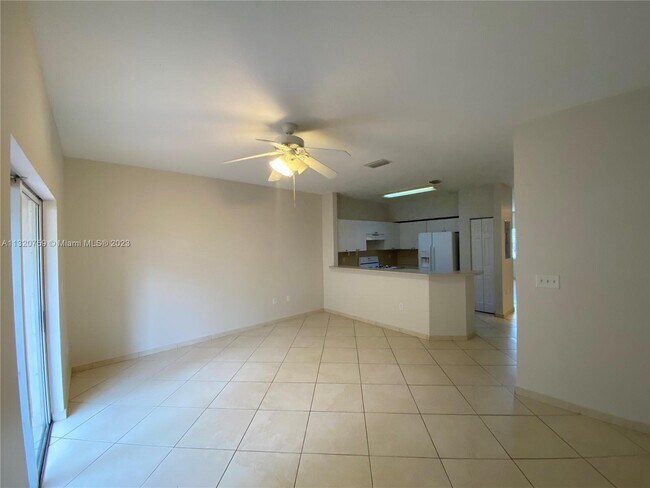 Building Photo - 2240 SE 26th Ln
