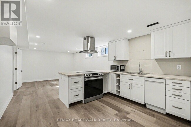 Photo du bâtiment - 2486 Kaladar Ave