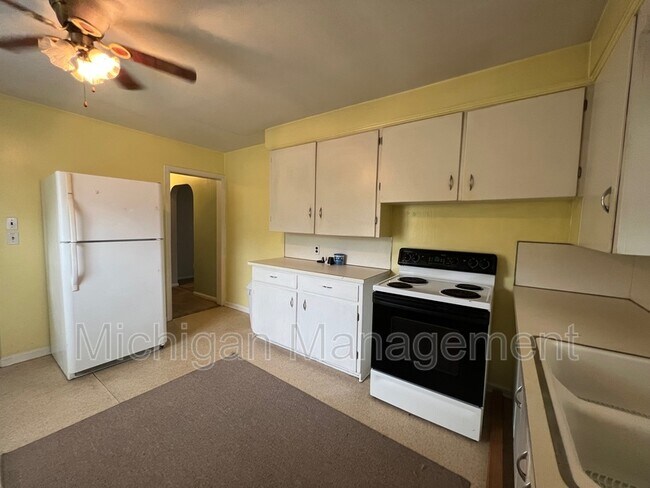 Foto del edificio - 35302 Ash St