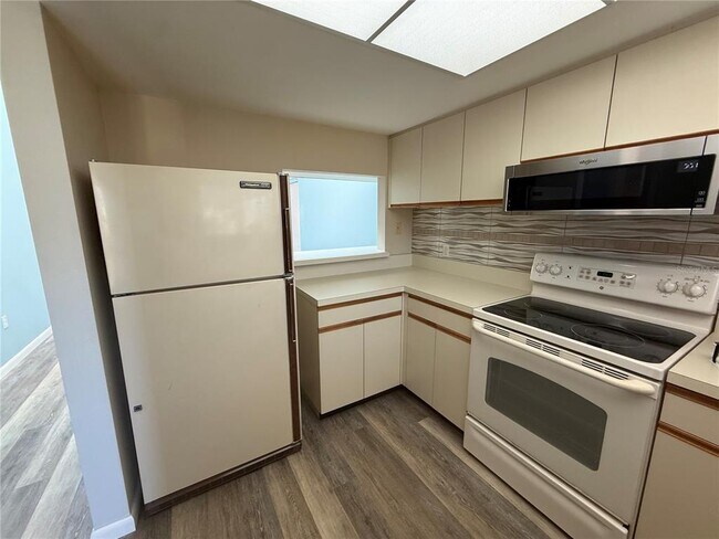 Foto del edificio - 255 Fenwick Dr