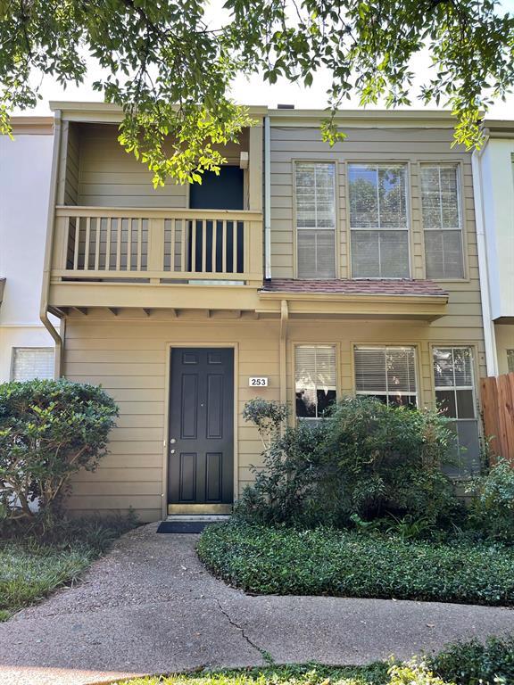 Foto del edificio - 2100 Tanglewilde St