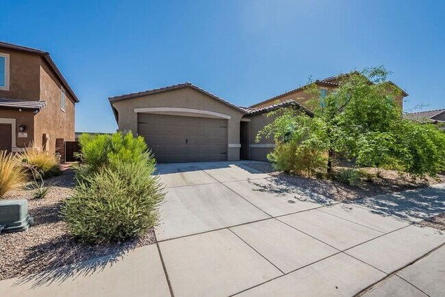 Building Photo - Bright & Stylish 3BR Home in La Estancia |...