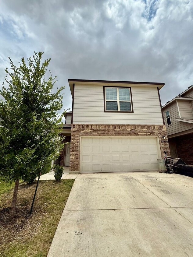 Primary Photo - 10534 Green Rock Dr
