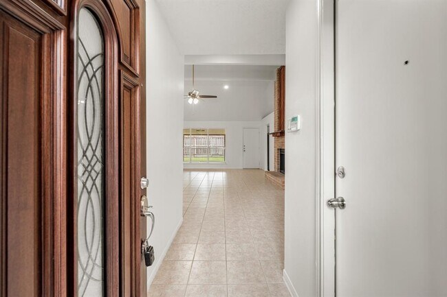 Foto del edificio - 7019 Yardley Dr
