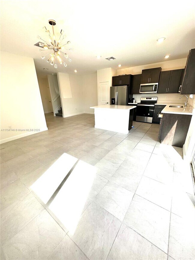 Foto del edificio - 2418 SE 10th St
