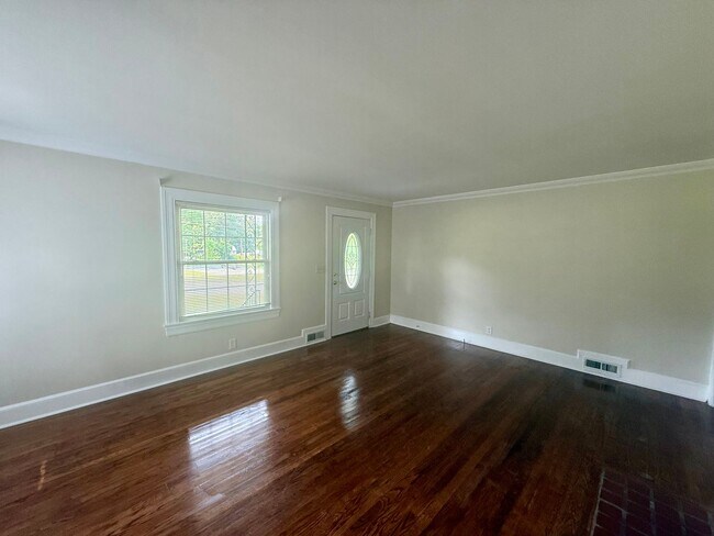 Foto del edificio - Three bedroom, 1 bath house in Graham