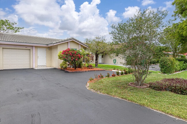 Foto del edificio - 3912 NW 110th Ave