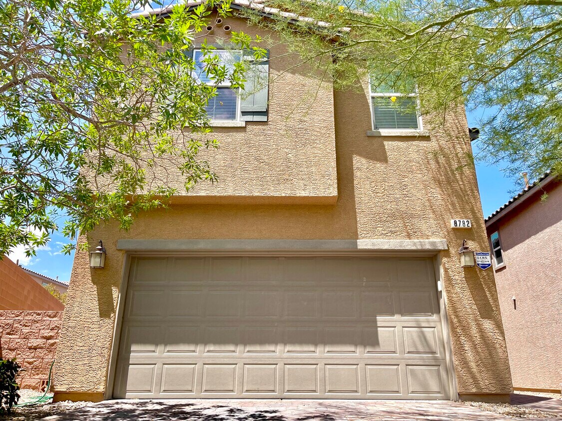 Primary Photo - 8782 Halcon Ave