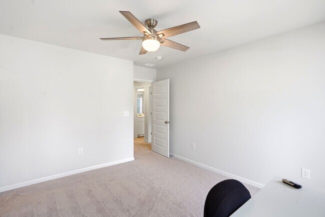 Foto del edificio - 9165 Island Shore Ave
