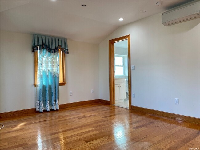 Foto del edificio - 45-12 163rd St