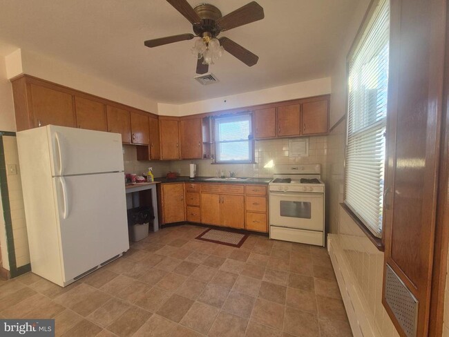 Building Photo - 4866 Trento Ave