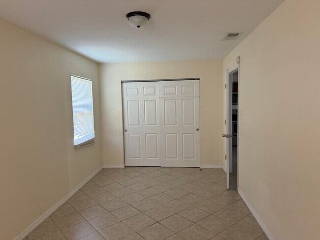 Foto del edificio - 6504 Palomar Pkwy