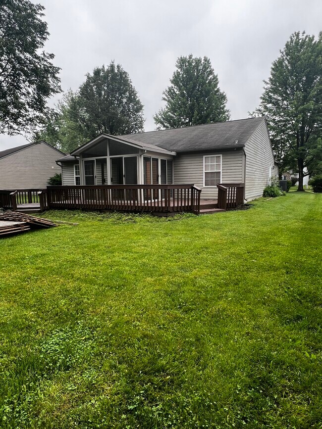 Building Photo - 10702 Ashview Dr