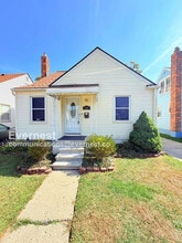 Building Photo - 3419 Monroe St
