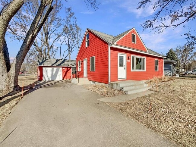 Building Photo - 1777 Hillview Rd