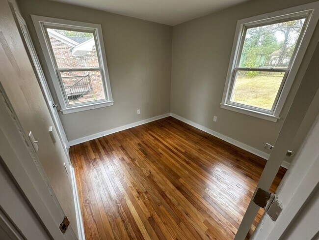 Foto del edificio - For Rent: Newly Remodeled 3 Bedroom / 1 Ba...