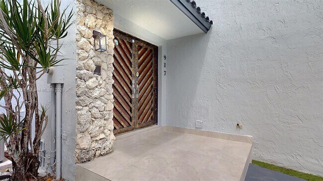 Foto del edificio - 917 SW 135th Ct