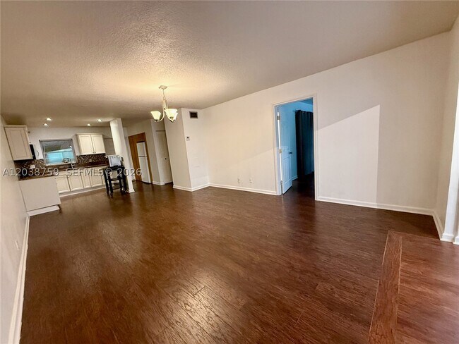 Foto del edificio - 217 Sunrise Lakes Blvd