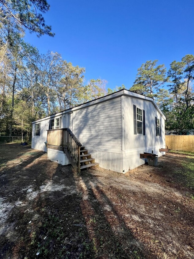 38 Dakota Dr, Crawfordville, FL 32327 House Rental in Crawfordville